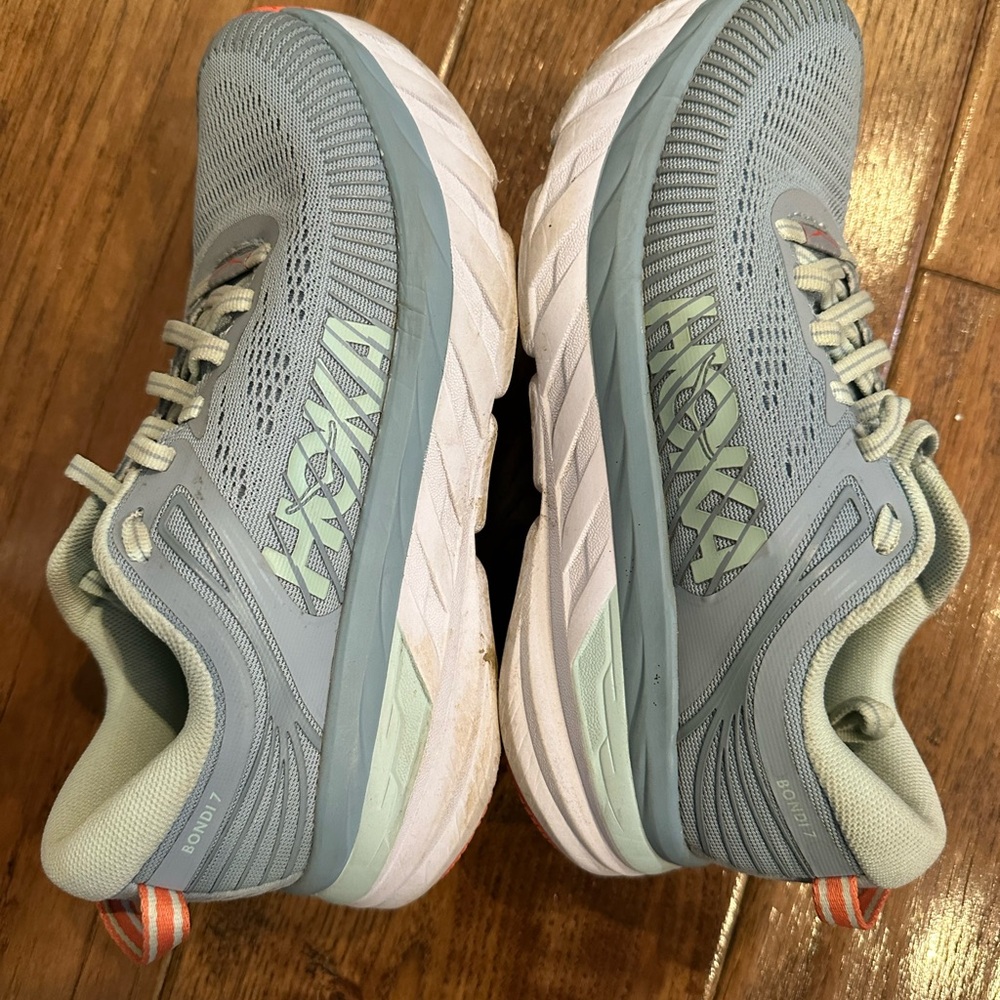 Hoka Women's Bondi 7